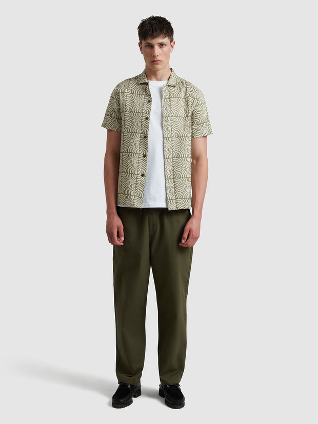 Cadmun Short Sleeve Fern Print Shirt In Rocket Green