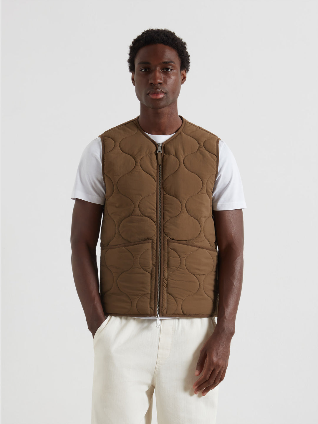 Campbell Gilet In Brown | Farah® Online
