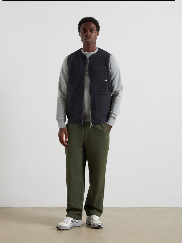 Abbott Gilet (True Navy) Styled