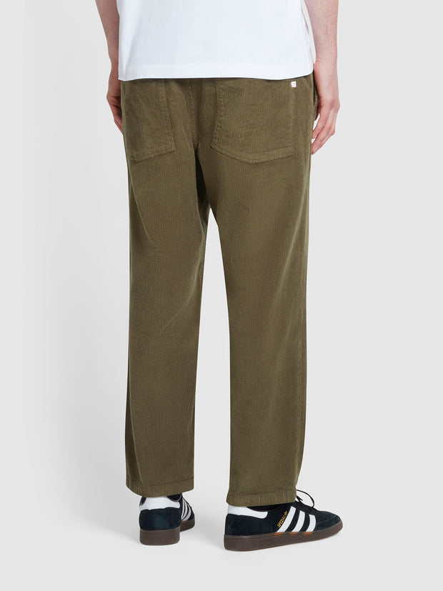 Greenport Tapered Fit Trousers In Olive Green