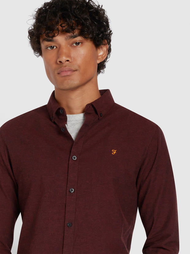 Steen Slim Fit Hemd aus gebürsteter Bio-Baumwolle in Farah-Rot