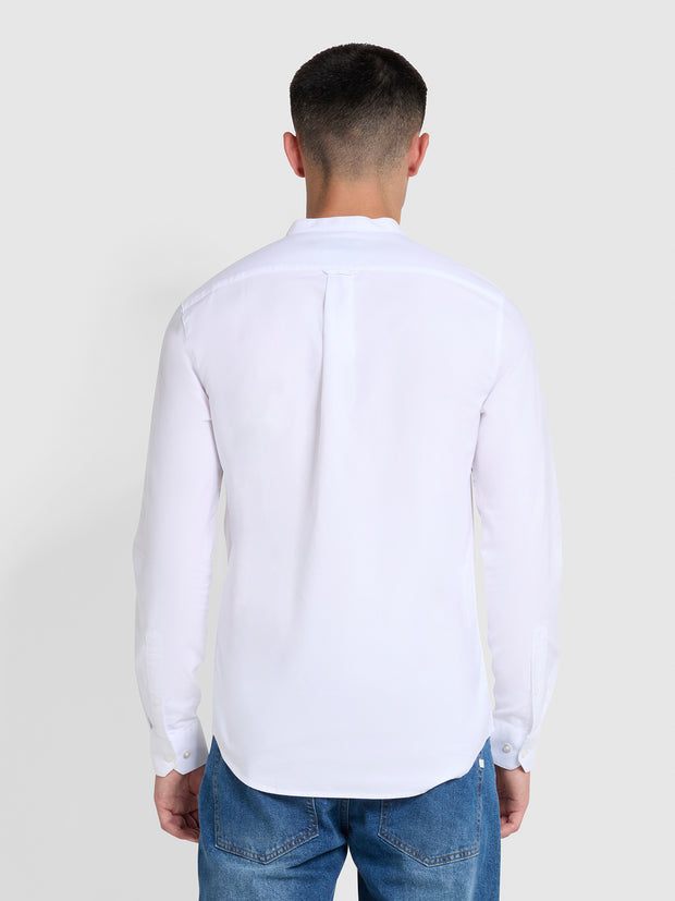 Brewer Chemise Oxford ajustée à col grand-père en coton biologique - White