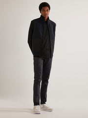 Caldwell Weste in True Navy