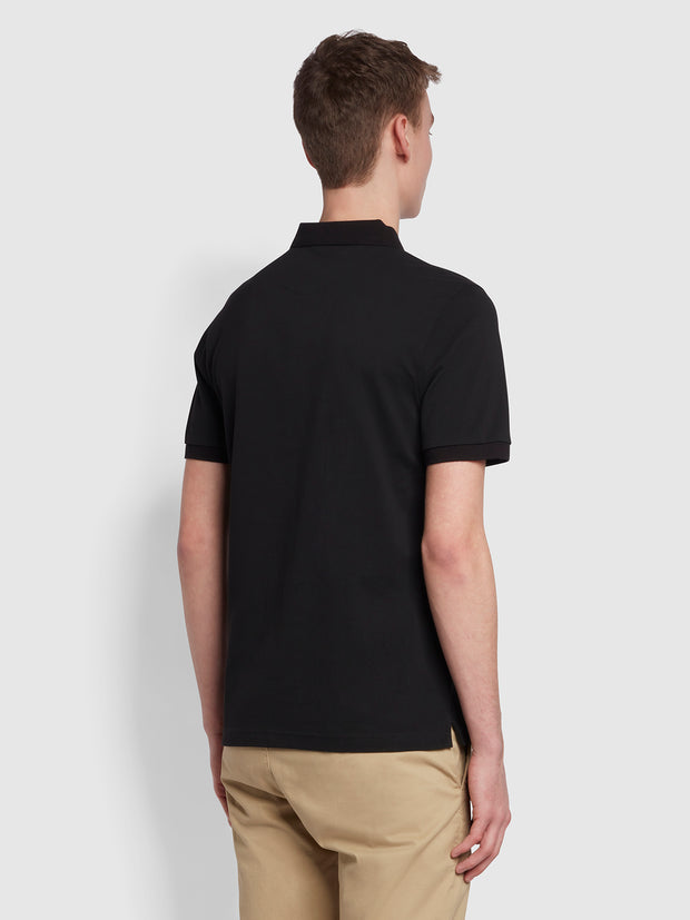 Blanes Tall Fit Poloshirt aus Bio-Baumwolle in Schwarz