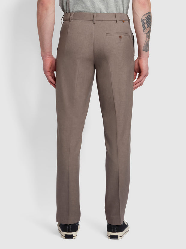 Roachman Hose mit flexibler Taille in dunklem Taupe