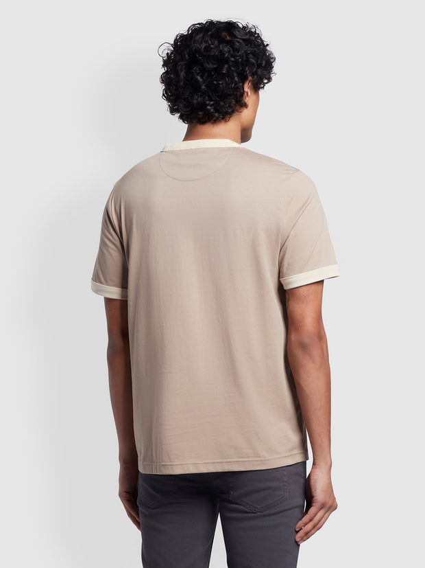 Clive Regular Fit Print T-Shirt In Smoky Brown