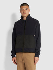 Caldwell Weste in True Navy